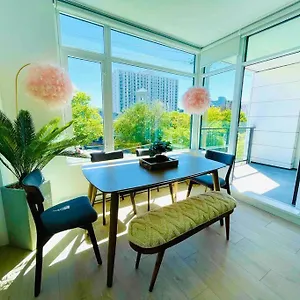 Lovely 2 Bedroom Downtown With Free Parking Apartment Victoria